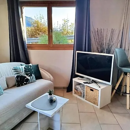 Ruhiges Mit Aussicht Fast Bis Nach Interlaken Faulensee