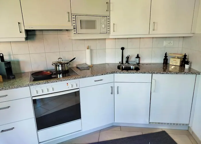 Ruhiges Mit Aussicht Fast Bis Nach Interlaken Lejlighed Faulensee