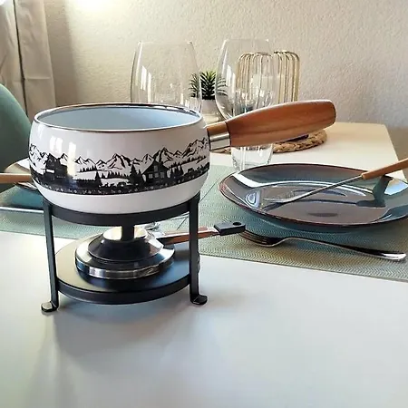 Ruhiges Mit Aussicht Fast Bis Nach Interlaken Appartamento *