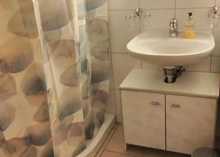 Ruhiges Mit Aussicht Fast Bis Nach Interlaken Appartamento *