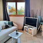 Ruhiges Mit Aussicht Fast Bis Nach Interlaken Faulensee